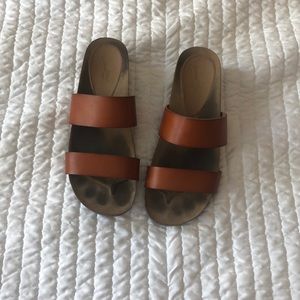 Universal Thread Camel Sandel